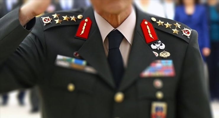 Het parlement heeft aangenomen: Commandanten van de strijdkrachten kunnen tot hun 72e blijven dienen