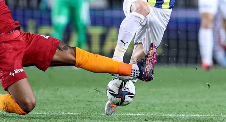 Derby Fenerbahce-Galatasaray lors de la 14e semaine