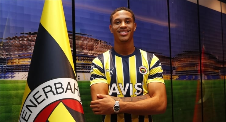 Fenerbahce verlengt het contract van Oosterwolde