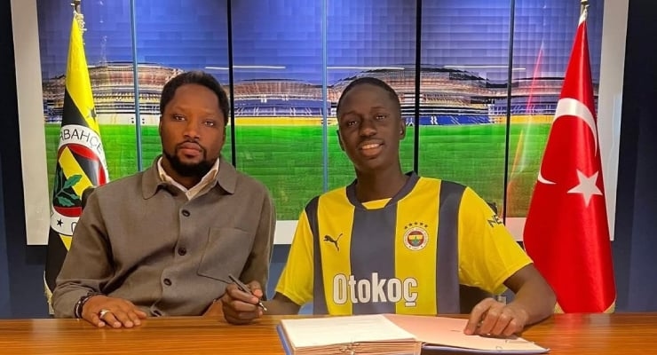 Nowy transfer Fenerbahçe, Abdou Aziz Fall, utknął w obozie Schengen: Nie ma go w obozie