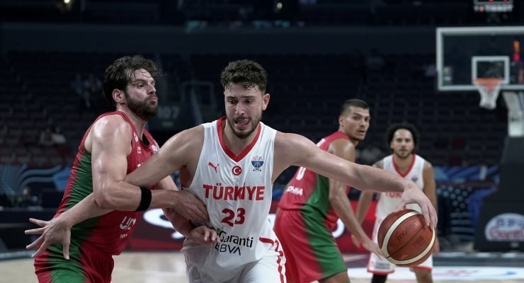 EuroBasket 2025: Turquia vence Portugal e soma três vitórias em três jogos