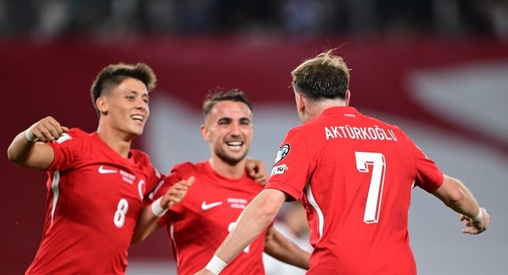 Michael Oliver será o árbitro da partida entre Turquia e Espanha