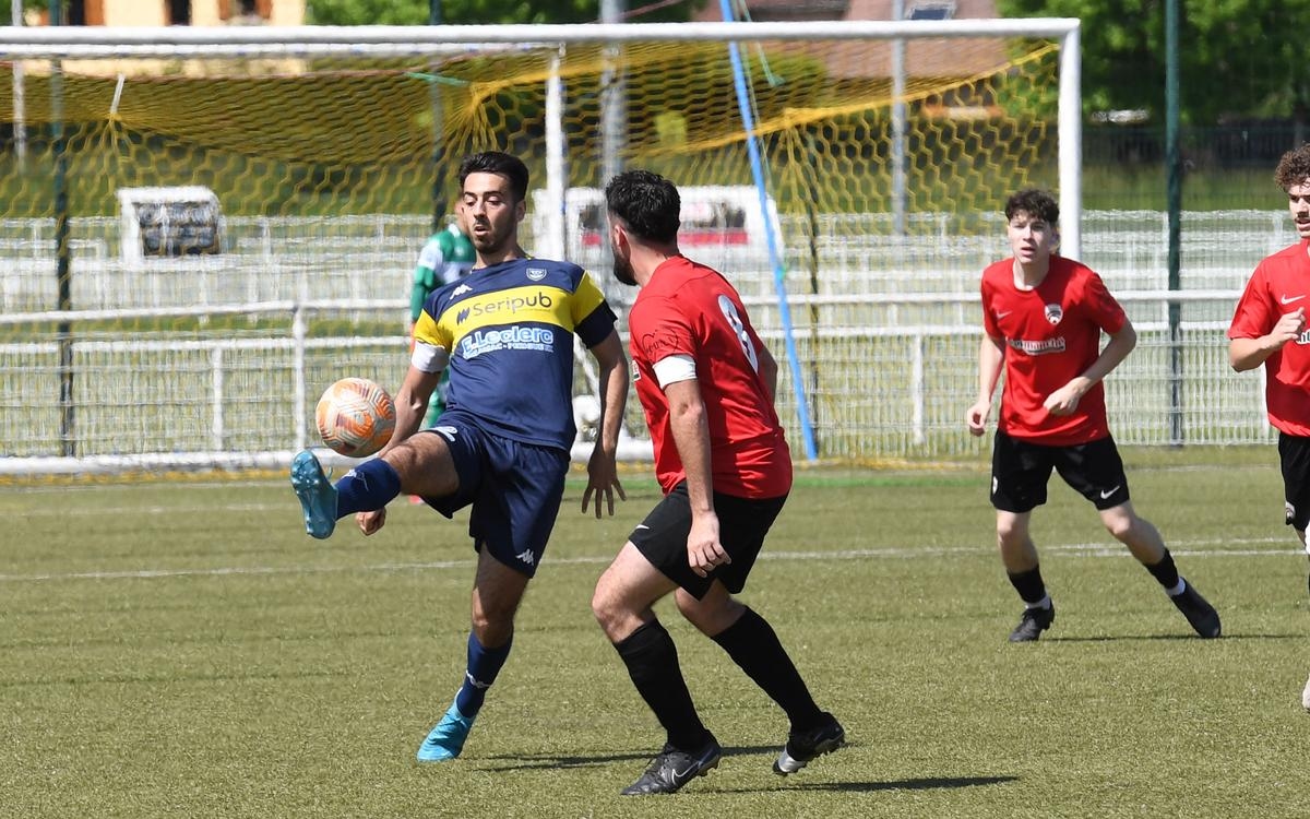 Voetbal, Regionaal 3: Dordogne clubs
halfstok, al beweging op de banken