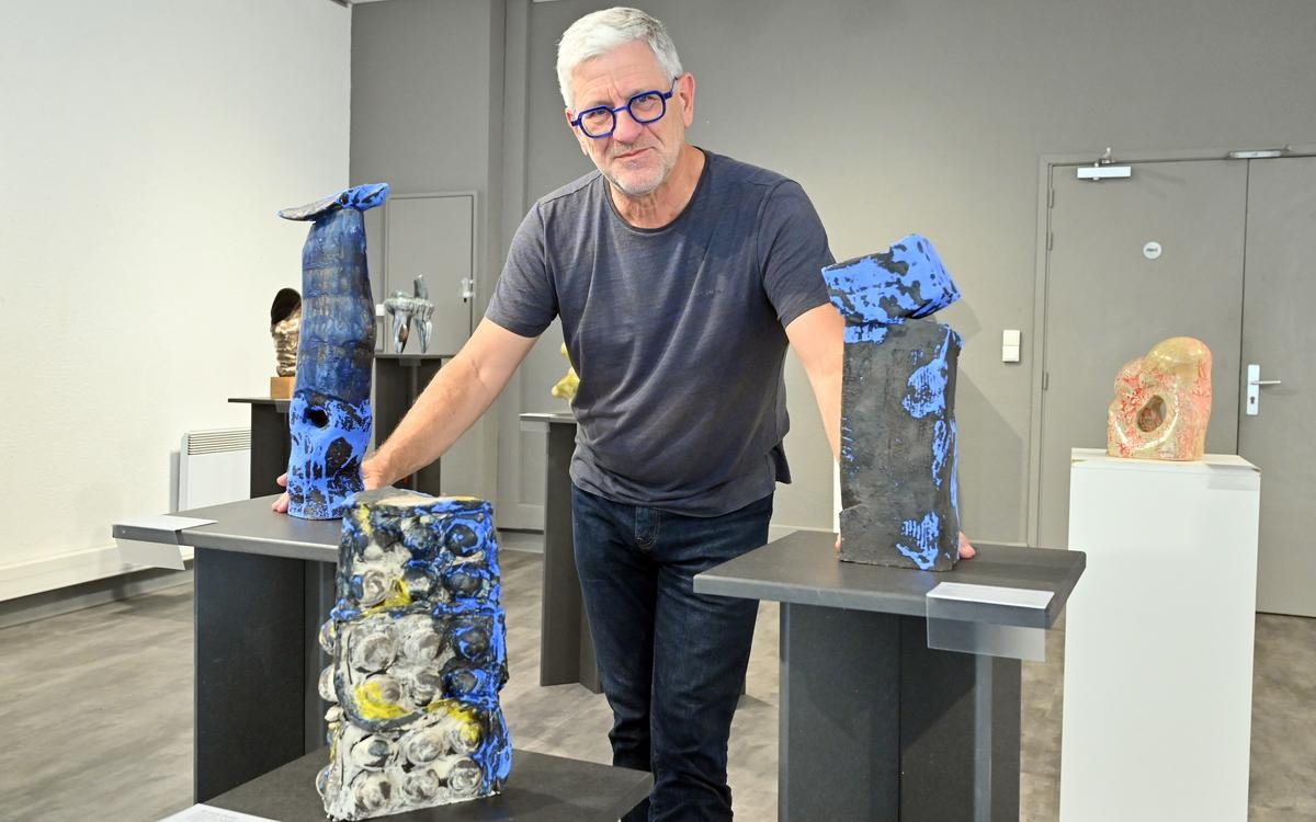 Ceramic sculptures exhibited at the L'app'Art gallery