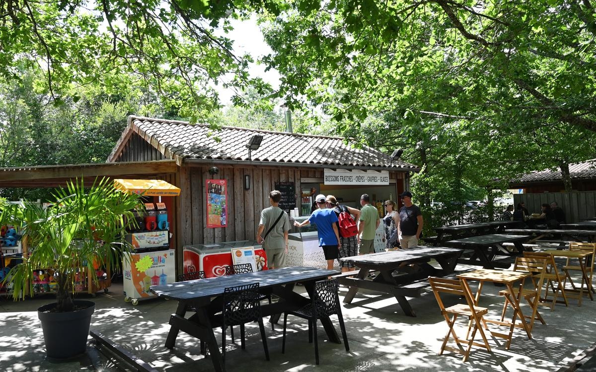 Wykwintny wypoczynek nad wodą w Saint-Estèphe