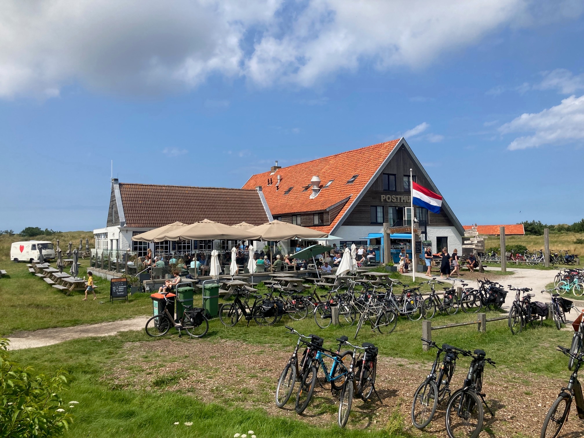 Dutch economy grew faster than expected in early 2025