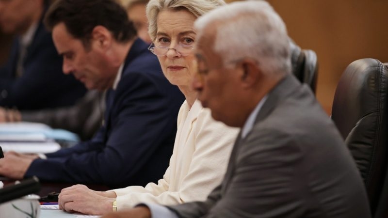 Von der Leyen aposta numa relação “pragmática” com a China