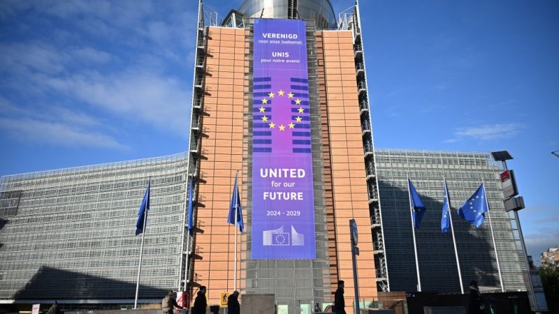 Państwa UE zatwierdzają amerykańskie cła odwetowe o wartości 93 miliardów euro