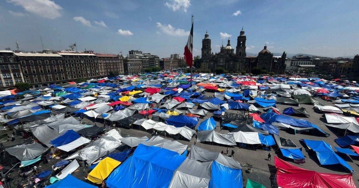 What actions will businesses in the Historic Center affected by the CNTE sit-in take?
