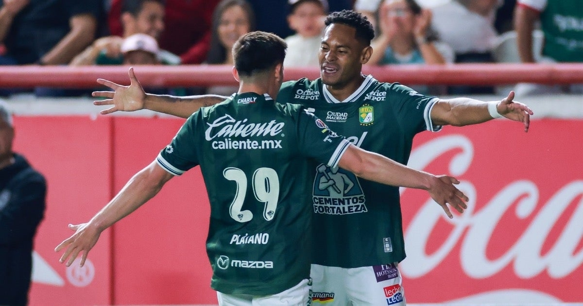 León beats Necaxa with a tunnel goal against the goalkeeper