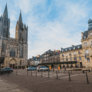 Coutances (50): Celebración de la victoria del PSG: fuego de mortero contra la multitud. Oficial de policía gravemente herido en la cara