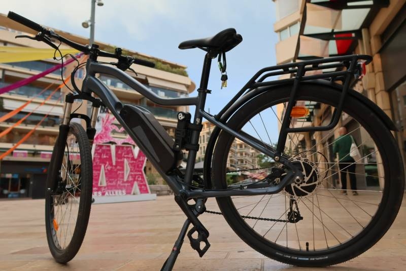 Montpellier (34). Een Algerijn in een onregelmatige situatie steelt een dure fiets: geolocatie maakt zijn arrestatie mogelijk. OQTF en een verbod van zes maanden om zich in de stad te vertonen.