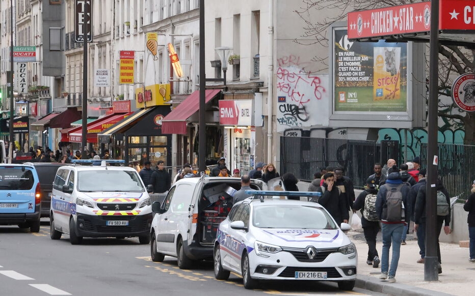 Parijs (18e): nieuwe tragedie in 'Klein Kabul', twee Afghaanse migranten aangeklaagd voor de moord met een mes op Bashir, een Soedanese migrant die naar verluidt een telefoon heeft gestolen (Update)