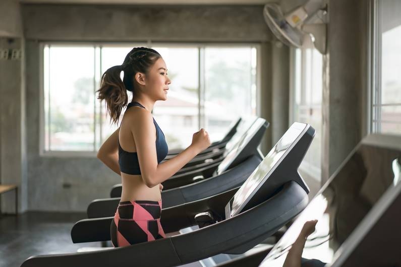 Los usuarios de Reddit dan consejos: Por qué correr al aire libre es más difícil que en una cinta de correr