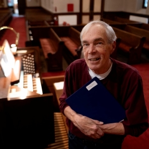 « Dès que j'ai commencé à jouer de l'orgue, j'ai été accro » : Dick Matteson, ministre de la musique de longue date, fait ses adieux