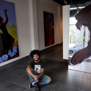 'Tenho que ser o modelo que gostaria de ter': em 'Mirror, Mirror', a artista multidisciplinar Indë recupera espaço para sua identidade