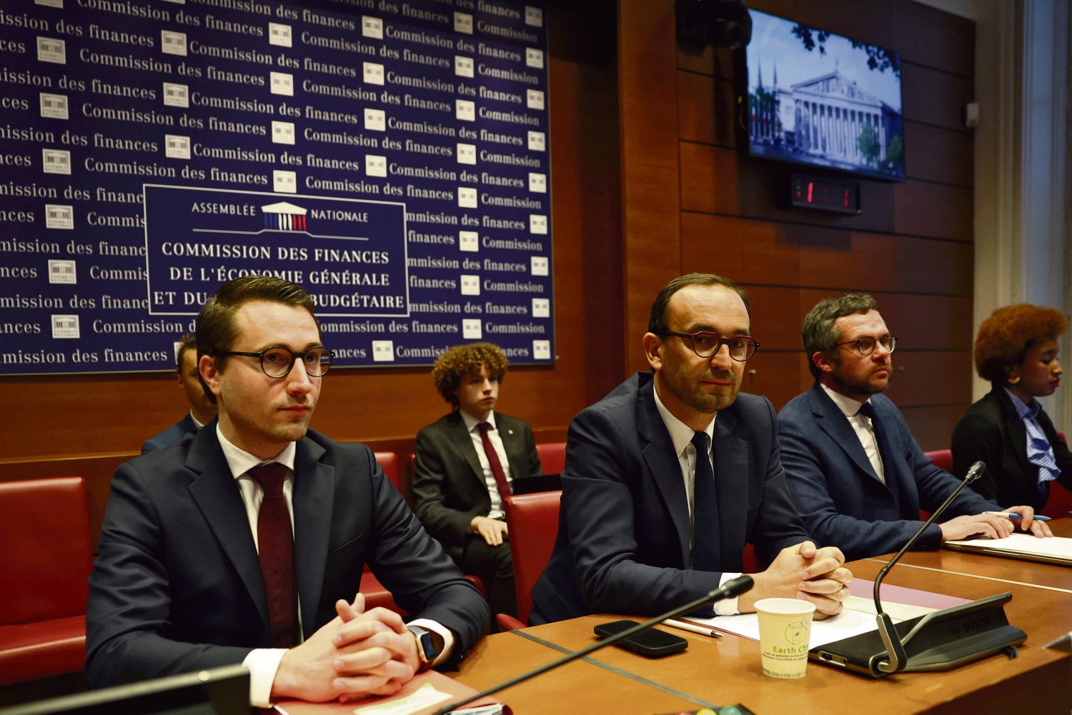 Stérin'in küçümsemesi karşısında milletvekilleri savcıyı tutukladı