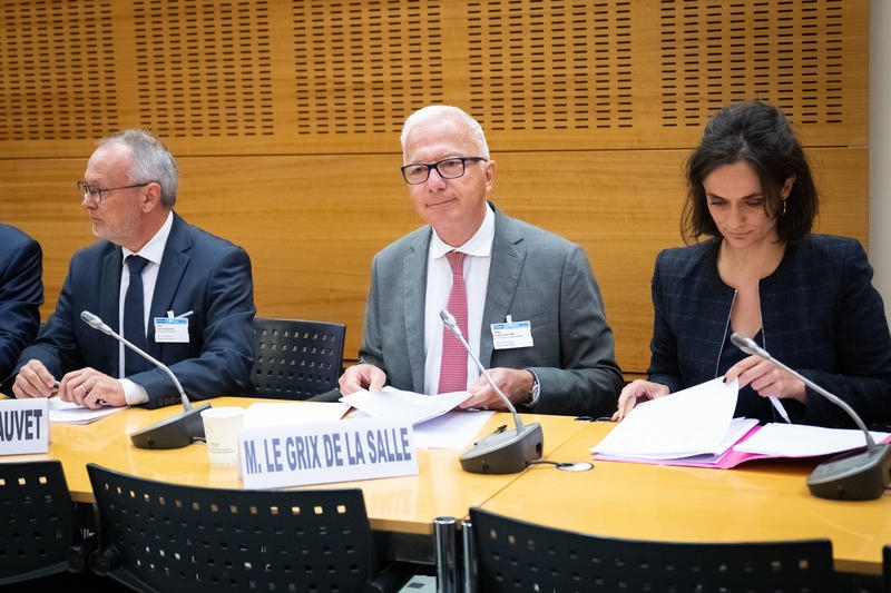 El misterioso encuentro entre Macron y Lakshmi Mittal en la mira de la comisión de investigación sobre las ayudas públicas