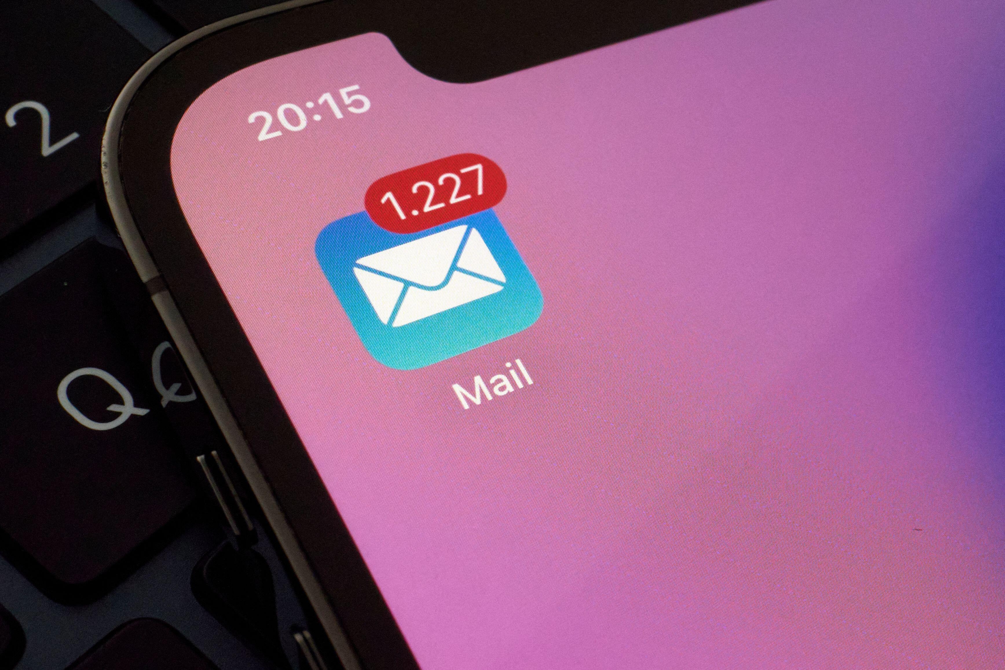 Çalışma saatleri dışında kontrol edilen e-postalar, Teams'in aşırı kullanımı... Hiper bağlantı, çalışanların günlük yaşamlarını nasıl baltalıyor?
