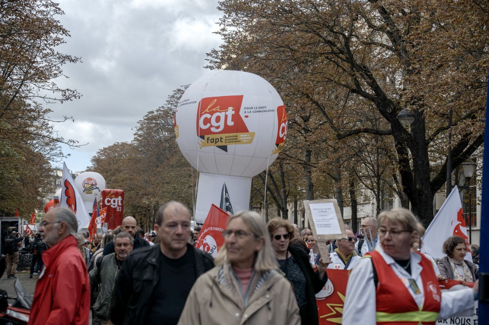 Ante el «ataque concertado de los poderes públicos y las empresas», la Confederación Internacional del Trabajo alerta de un deterioro masivo de los derechos de los trabajadores.