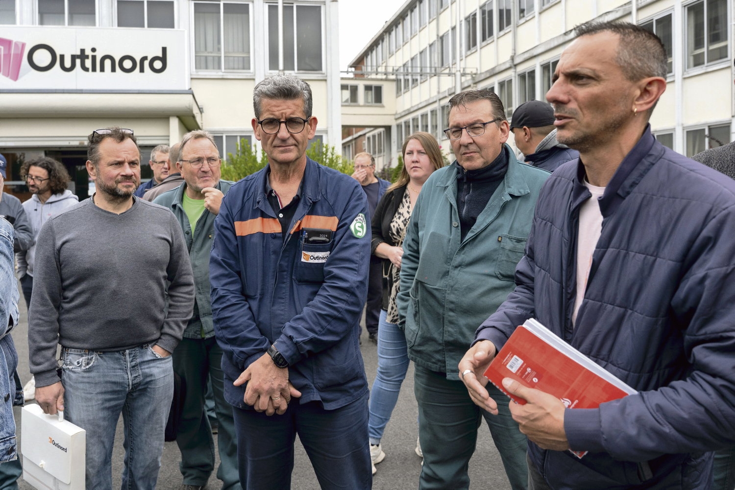 Outinord: İşten çıkarma planının ortasında holding şirketlerinin valsi soruları gündeme getiriyor