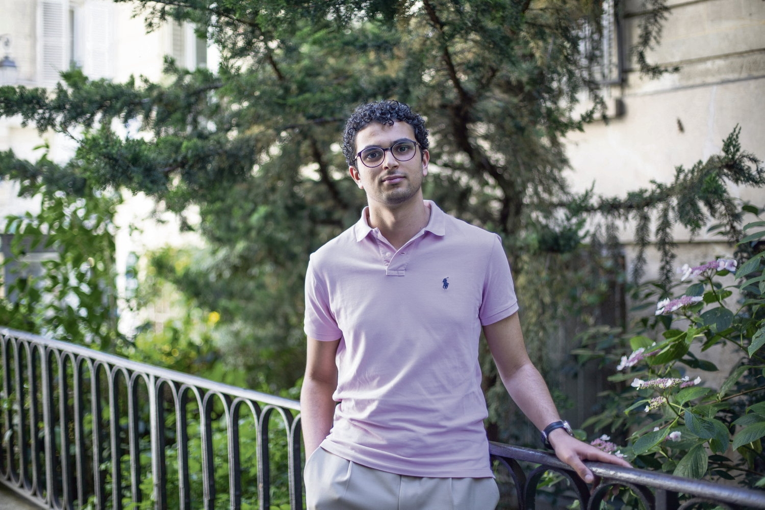 "Quiero quedarme aquí, es mi manera de devolver lo que recibí": Rayen, estudiante de medicina de OQTF, víctima de la circular de Retailleau