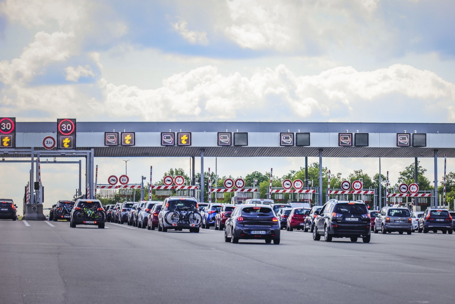 Philippe Tabarot conta com parte dos lucros das autoestradas para financiar os transportes