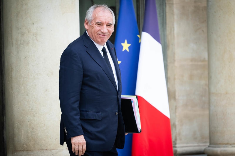 François Bayrou'nun tek mutabakatla ortaya koyduğu "demokrasi bankası" nedir?