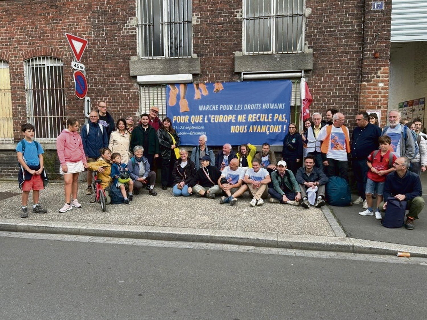 From Roubaix to Brussels, a march to say no to deregulation and the European Commission's Omnibus