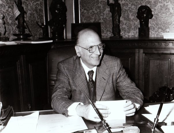 Valenzi and Postwar Neapolitan Writers: Correspondence, Dedications, and Drawings on Display
