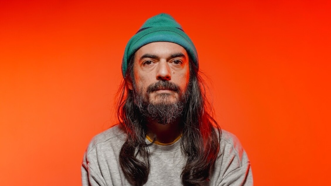Gino Fastidio, punk, synth ve saygısız komediyi bir araya getiren albüm "Trockstar"ı piyasaya sürüyor