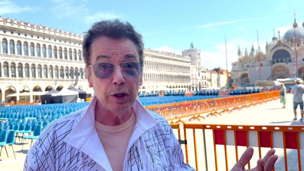Jean-Michel Jarre im Konzert im Amphitheater von Pompeji: Die Musik der Zukunft trifft auf antike Geschichte