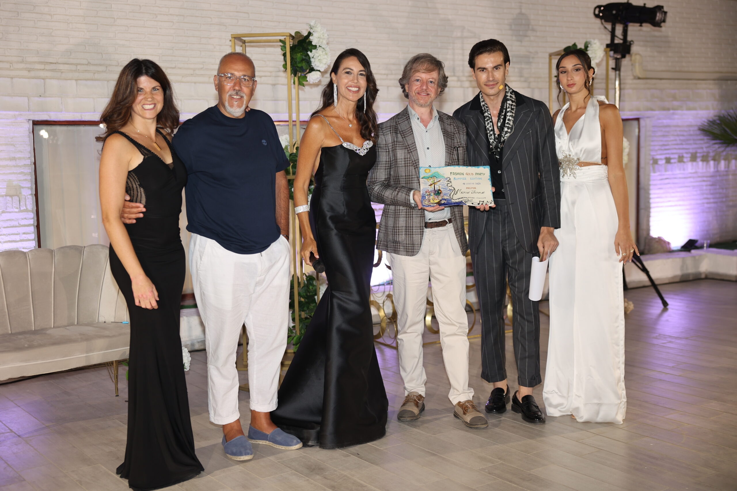 Awards, fashion shows, music, and fashion at the Fashion Gold Party, Summer Edition 2025.
