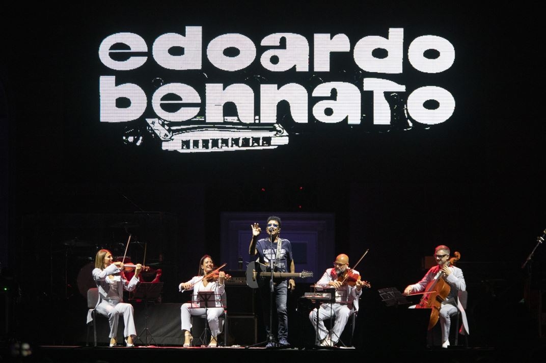 Oltre 7.000 spettatori per Edoardo Bennato: chiusura da tutto esaurito per la IX edizione di Un’estate da Re
