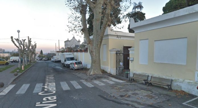 Ischia, mezarlığa yeni gömü nişleri için ihale duyuruldu