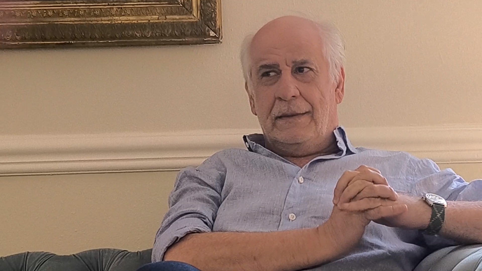 Toni Servillo: “L’abbaglio più grande oggi sia credere ancora che i massacri possano essere una soluzione”