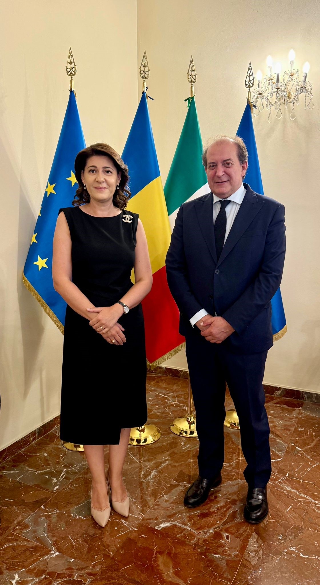 CEI-secretaris-generaal Franco Dal Mas ontmoet ambassadeur Gabriela Dancău in Rome