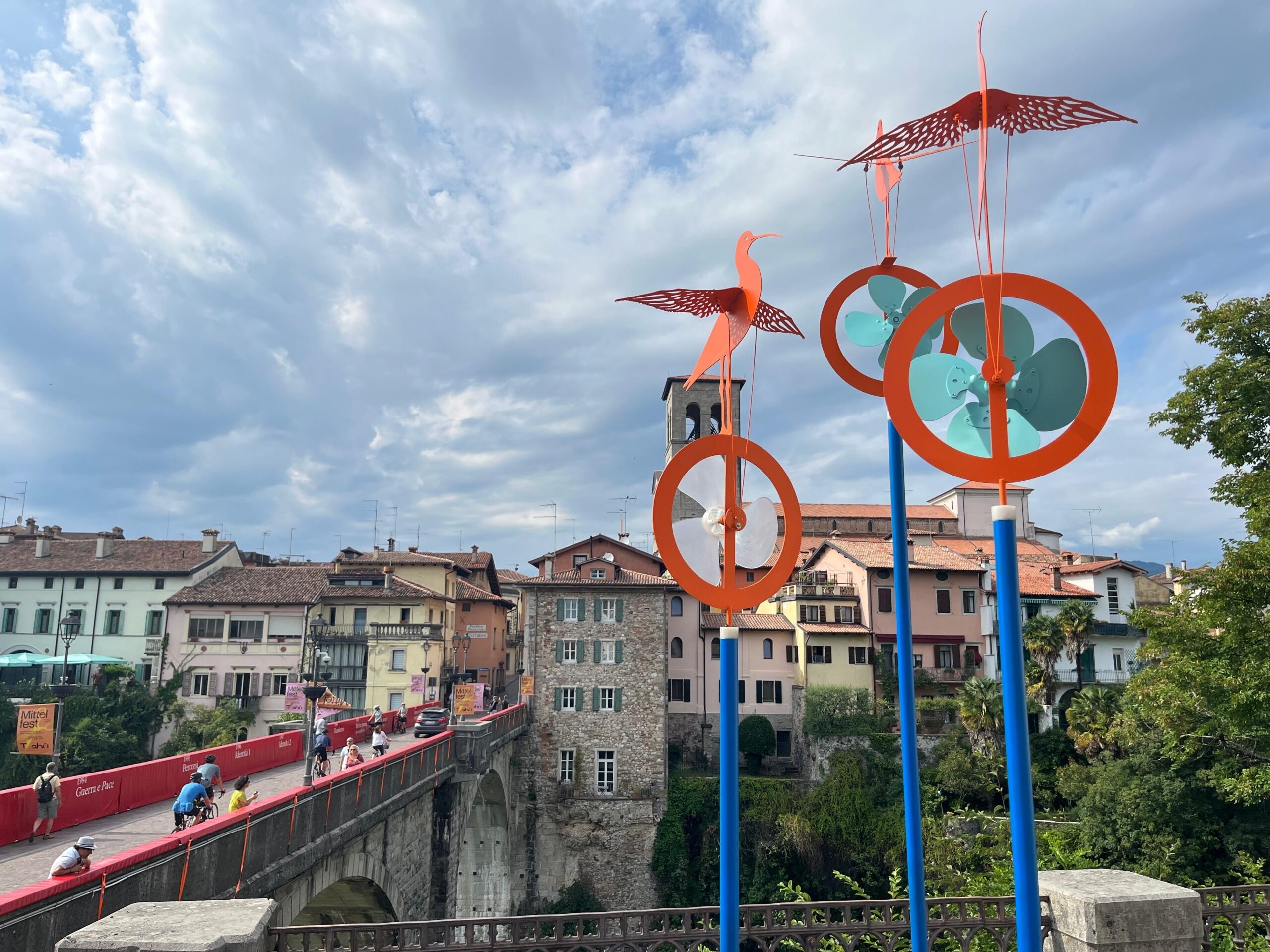 Mittelfest Tabù: das erste Konzert auf der Piazza Duomo für die ganze Familie.