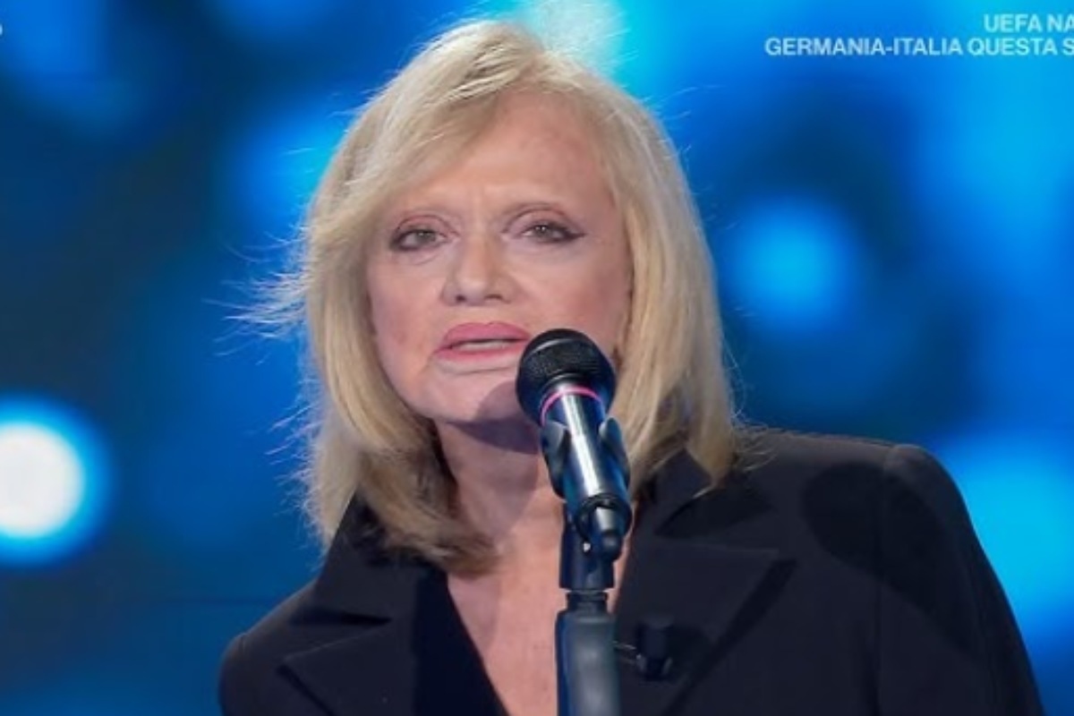Rita Pavone 80 yaşında: "Sahneye ilk çıktığımda bir Afro-Amerikalı gibi görünüyordum"/"Zorbamı dövdüm."