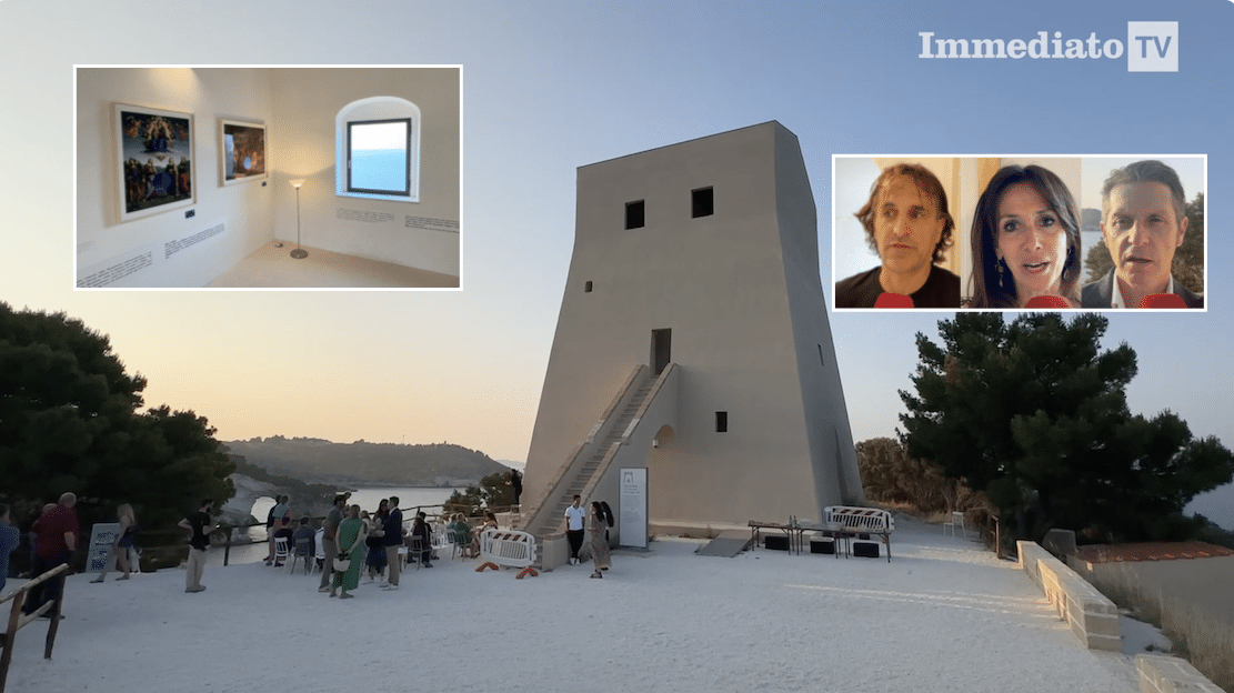 Jeff Koons enchante Vieste : 32 œuvres dans la suggestive Torre San Felice