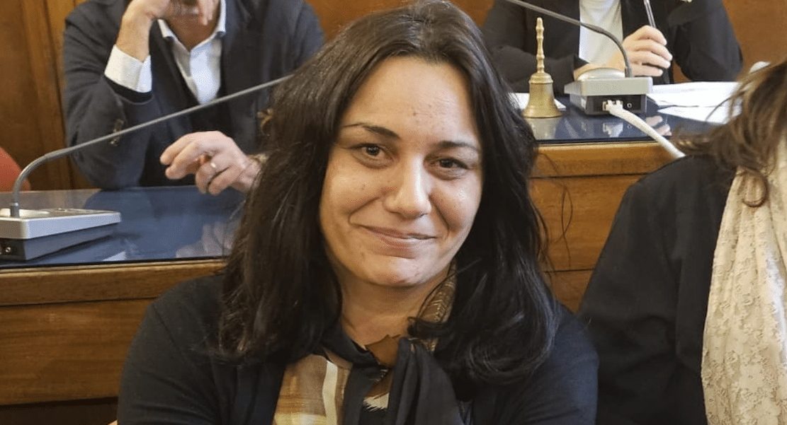 Beş Yıldız Hareketi, Aprile davasına son verdi: "Bu dürüst ve yetenekli kadına tam güveniyoruz."