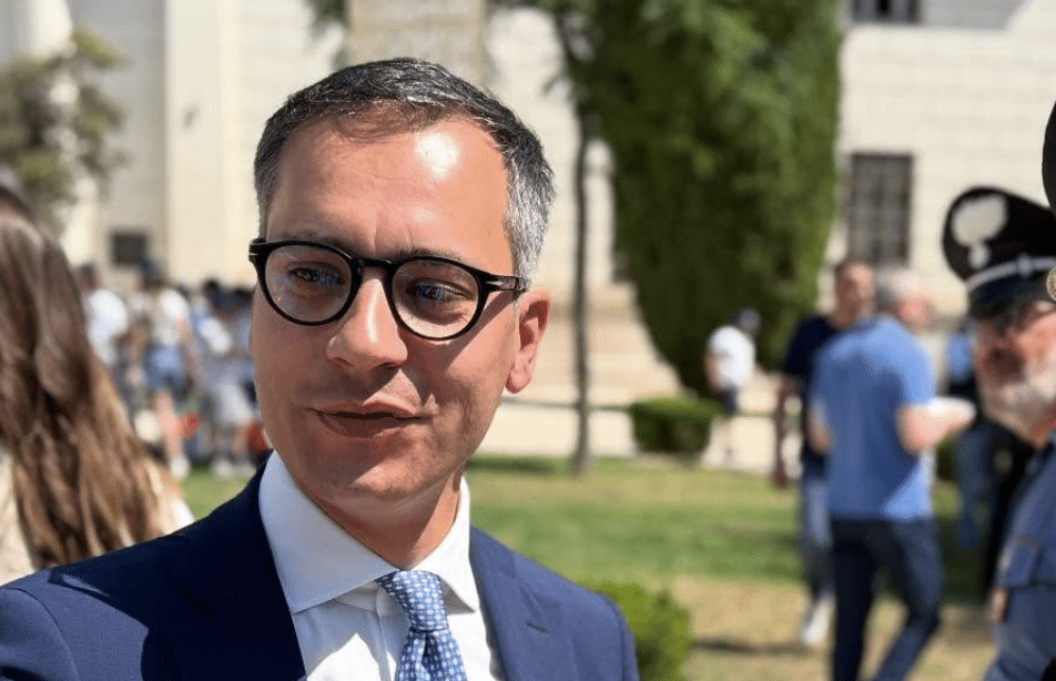 Ponte Foce Aloisa, proroga fino al 30 agosto. Il sindaco Riontino: “Gravissimo ritardo, estate compromessa”