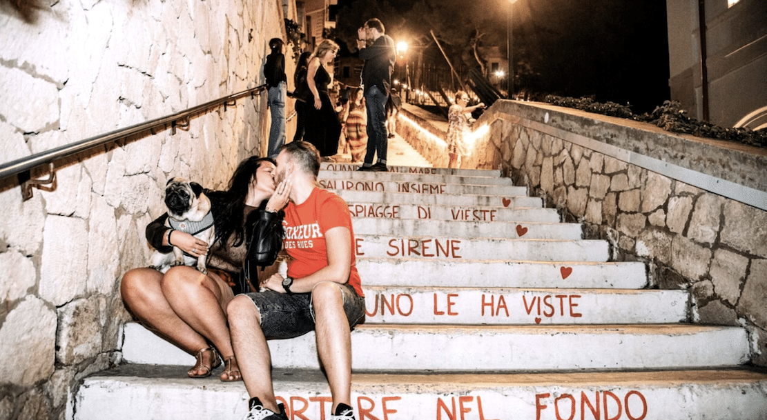 Vieste se ilumina com magia com "Vieste in Love": sete dias de luzes, música e grandes shows.