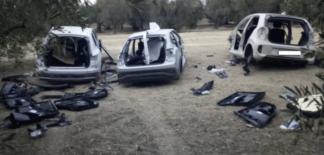 Cerignola, allarme carcasse e auto cannibalizzate: nuovi sequestri e arresti dei carabinieri