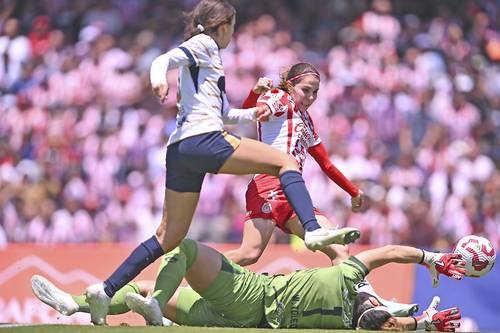 Alicia Cervantes puts Chivas in the semifinals