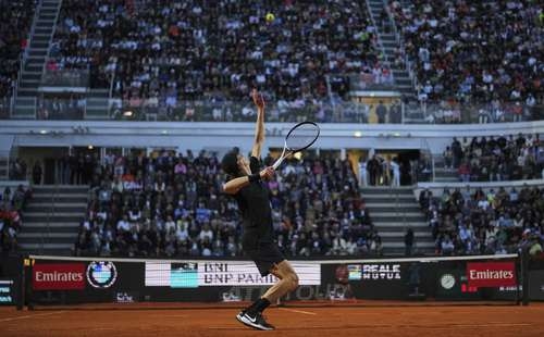 Sinner triomphe à son retour à l'Open d'Italie après une suspension pour dopage