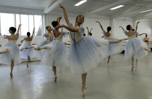 Der CND feiert 155 Jahre Coppélia im Bellas Artes mit einer modernisierten Version.