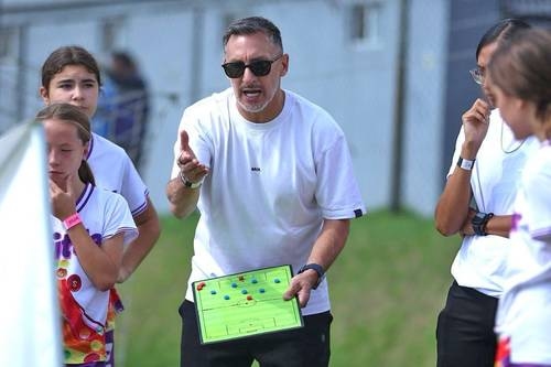 Vicente Sánchez "has already earned his place" at Cruz Azul, says Chaco Giménez.
