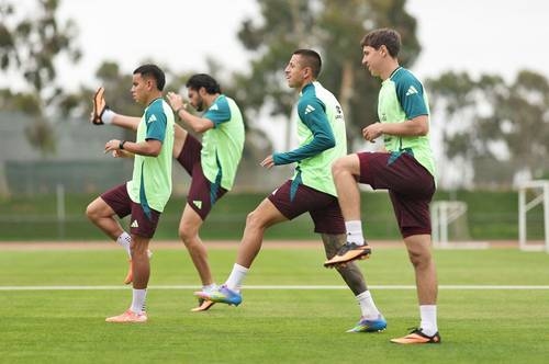 Mexico opent de Gold Cup te midden van de opwinding en angst van haar fans