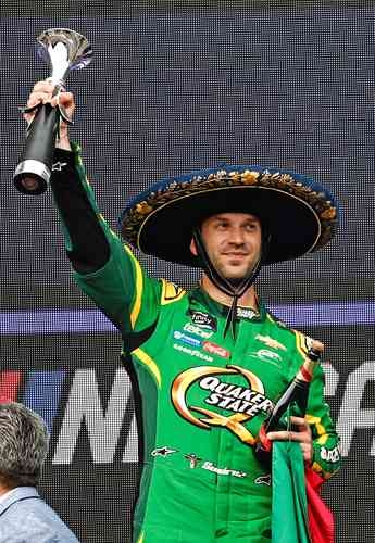 Daniel Suárez climbs 38 positions to win the NASCAR Xfinity title